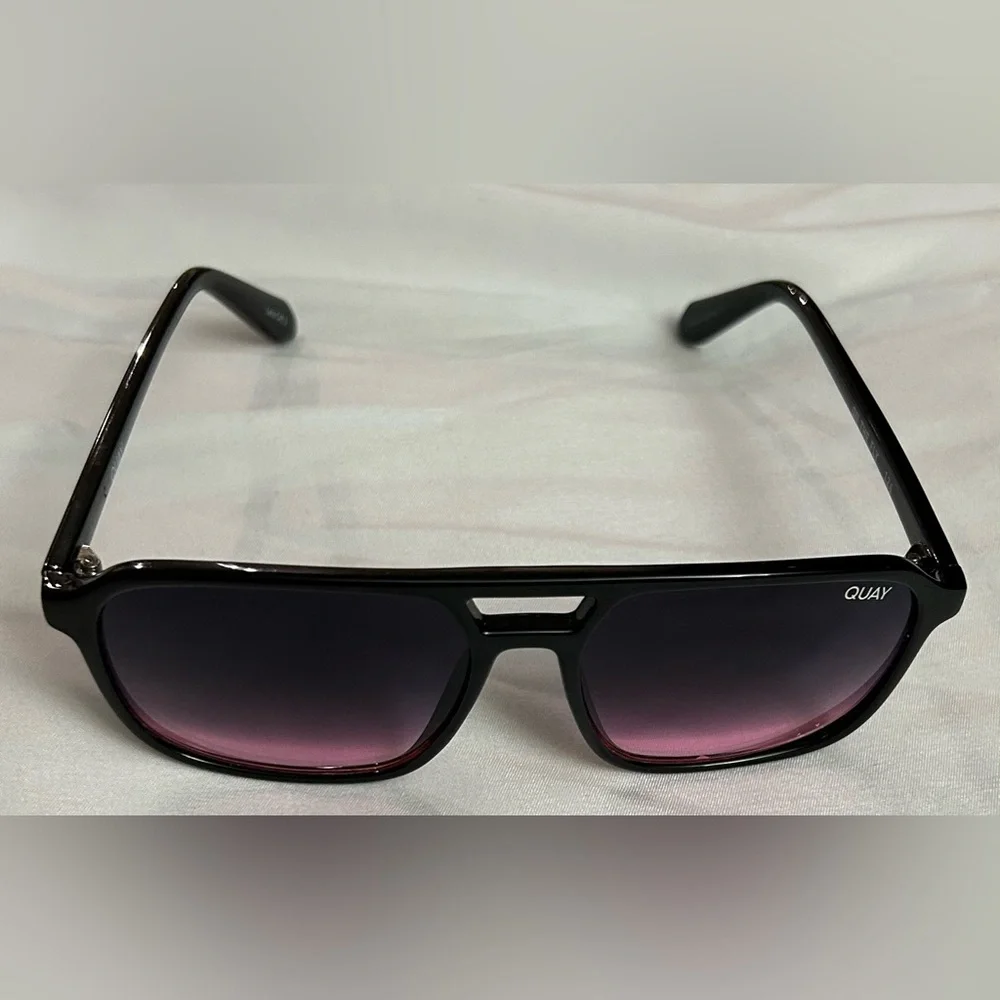 NWOT Quay On The Fly Sunglasses